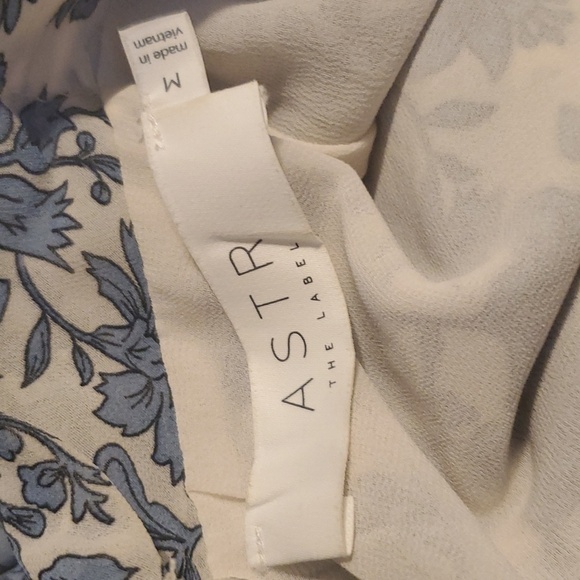 Astr Floral Cowl Neck Blouse SZ MD - Picture 6 of 7